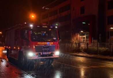 Brand in Betrieb sorgt für nächtlichen Feuerwehreinsatz